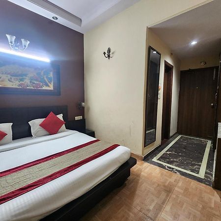דלהי Hotel Mid Town מראה חיצוני תמונה