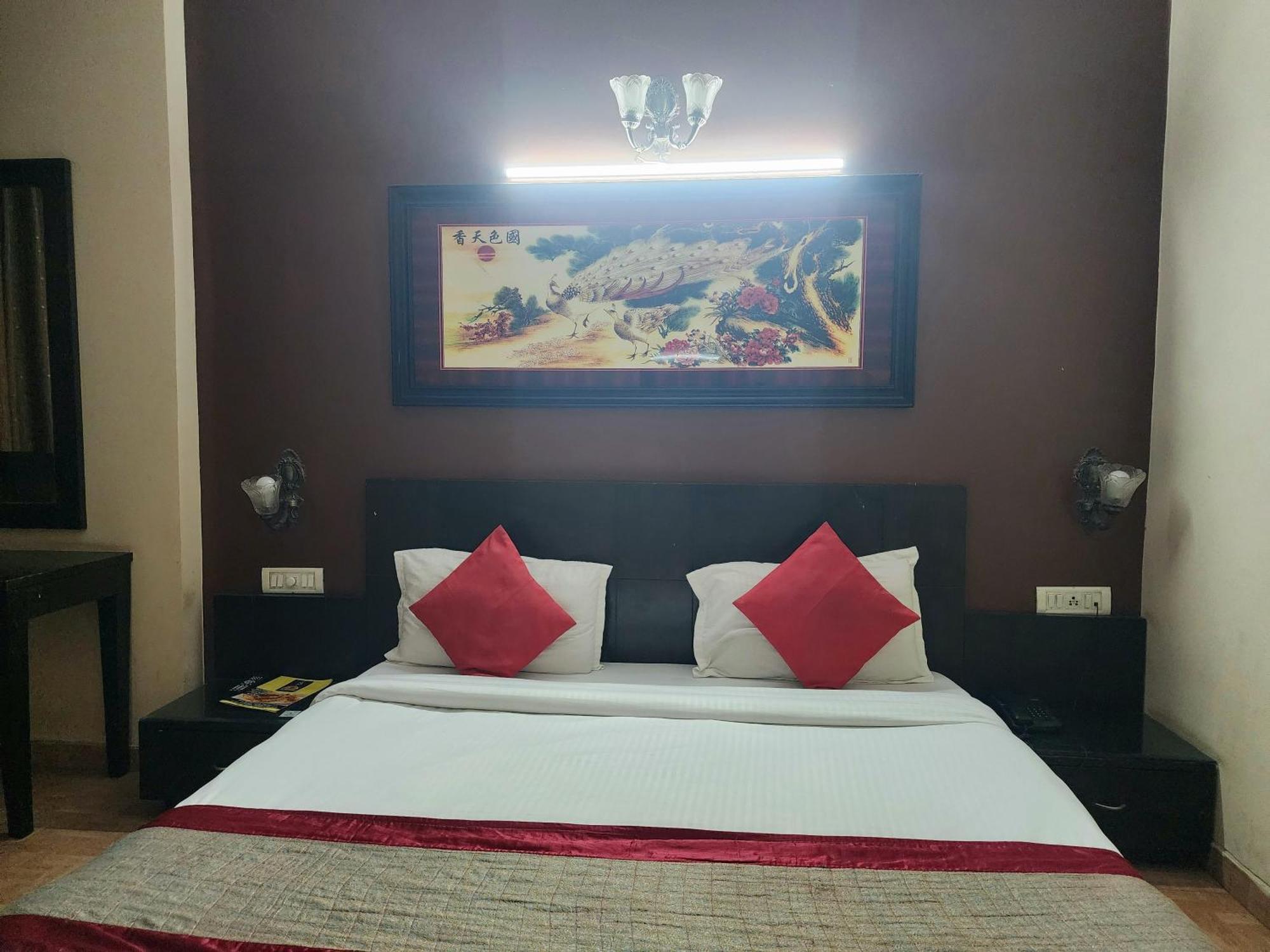 דלהי Hotel Mid Town מראה חיצוני תמונה