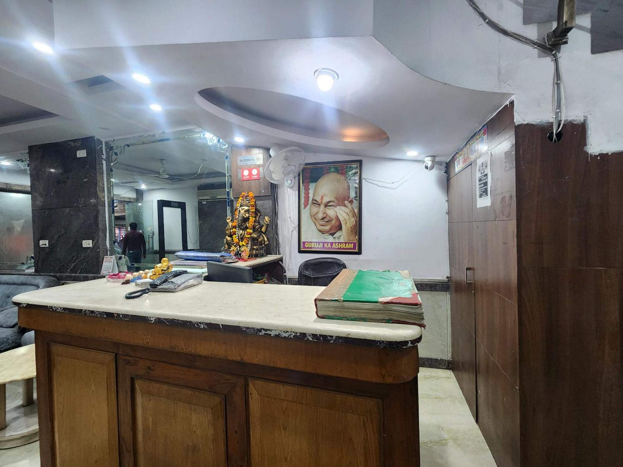 דלהי Hotel Mid Town מראה חיצוני תמונה