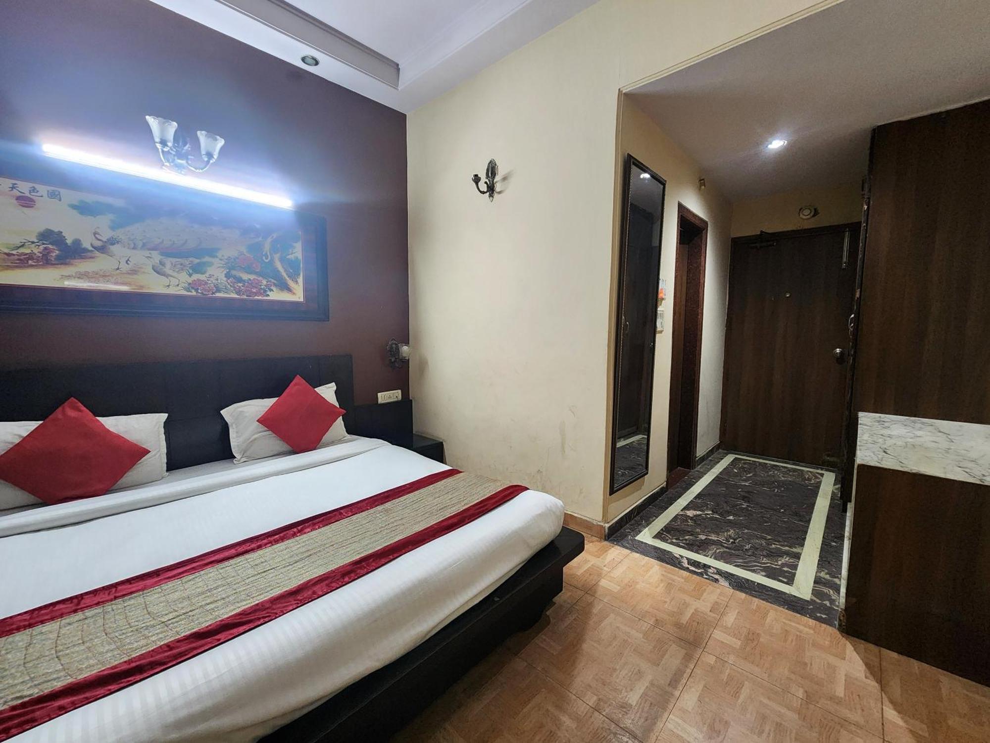 דלהי Hotel Mid Town מראה חיצוני תמונה