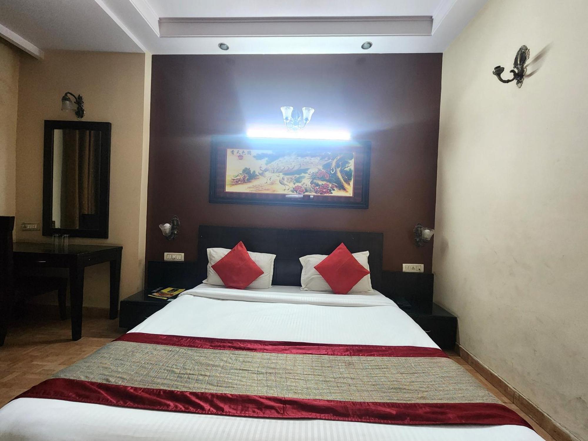 דלהי Hotel Mid Town מראה חיצוני תמונה